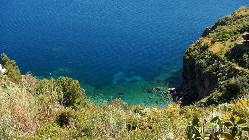 DSCN8704.JPG - Il mare di Lipari